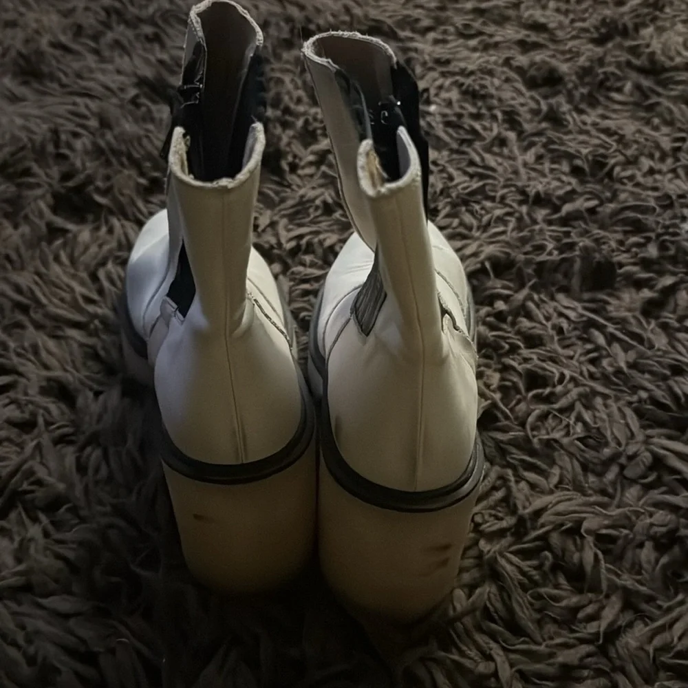 Free people James Chelsea boots bone and black